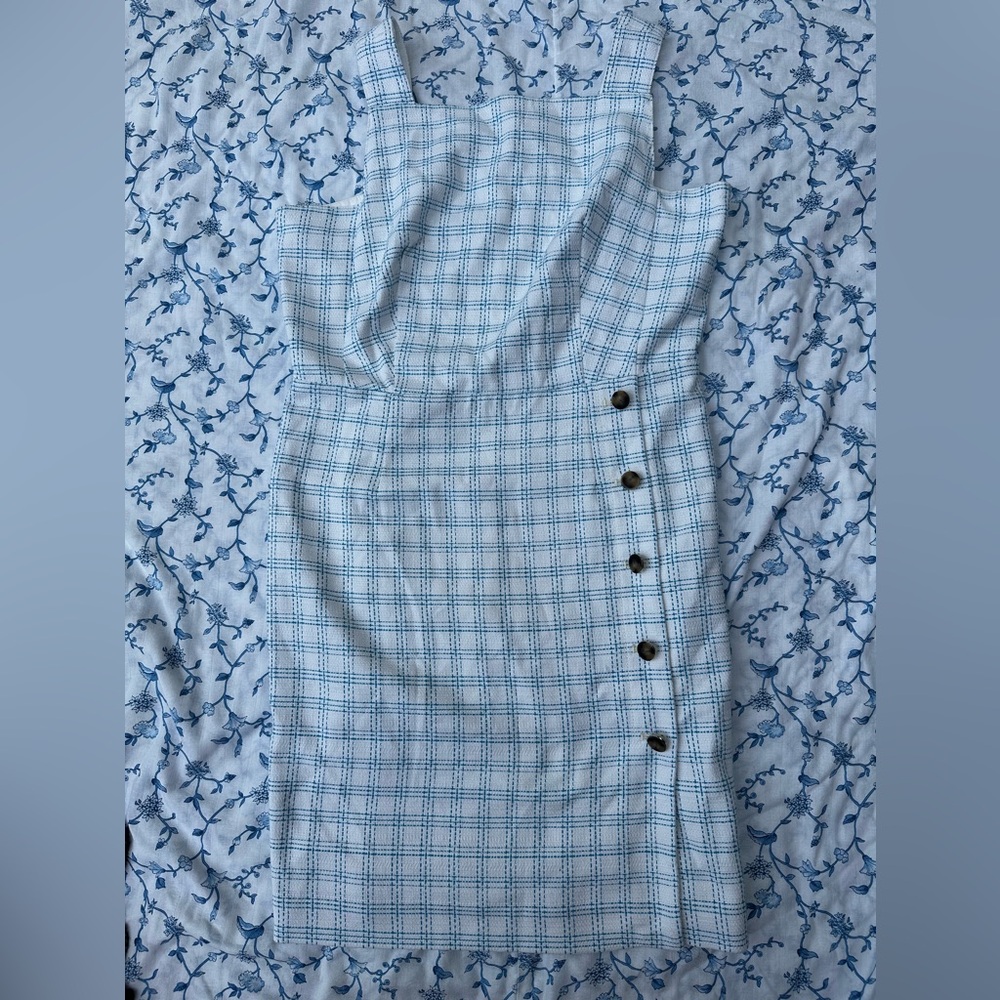 Preppy Blue and white Plaid Ann Taylor dress
New with tags